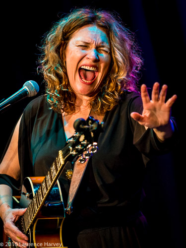 Lisa Mills on vocals & guitar
