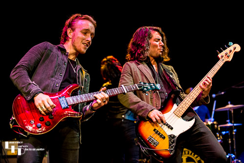 Alex Butler on lead guitar & Mike Topp on bass