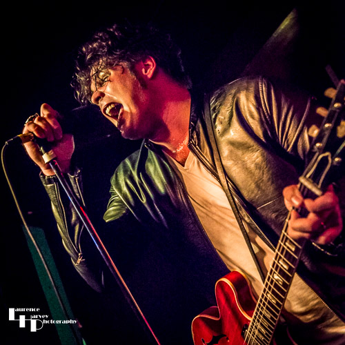 JD Simo on guitar & vocals