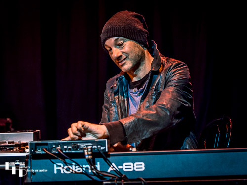 Anders Olinder on keys