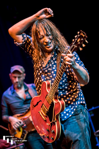 Innes Sibun on guitar