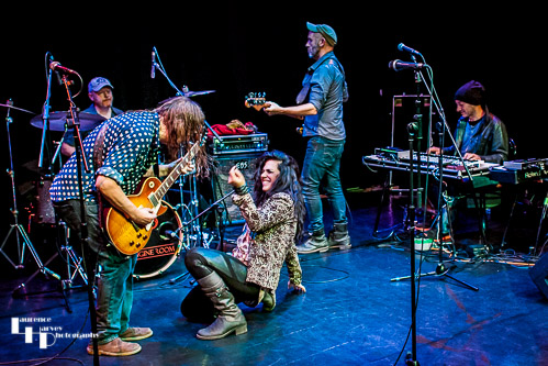 Sari Schorr & The Engine Room on stage at The Old Town Hall Arts Centre
