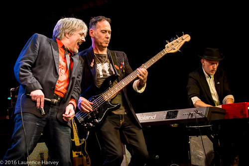 Stuart Maxwell on vocals, Derek White on bass & Ian Salisbury on keys