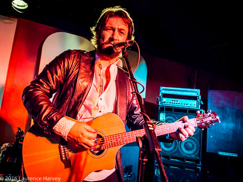 Jason Sweeney on lead vocals & acoustic guitar