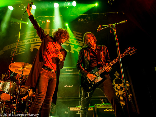 Venrez on vocals & Jason Womack on guitar
