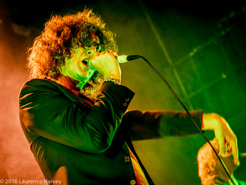 Venrez on lead vocals