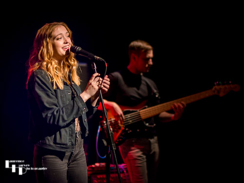 Alice Auer on vocals