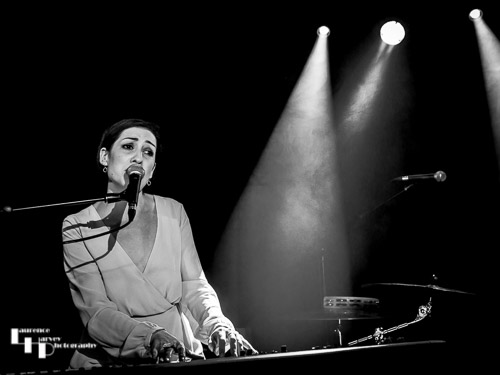Anna Krantz on vocals