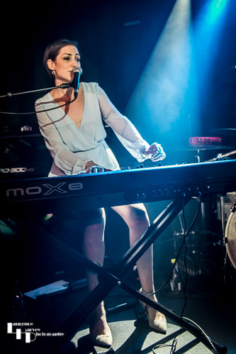 Anna Krantz on vocals