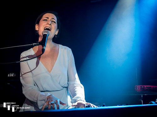 Anna Krantz on vocals