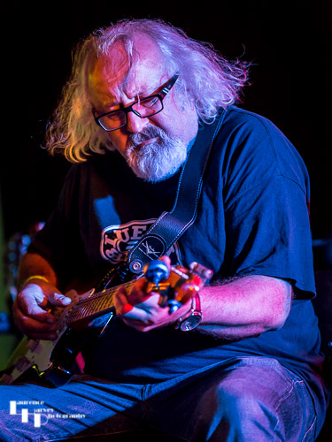 The Barnstormers: Barney Nikolic on guitar