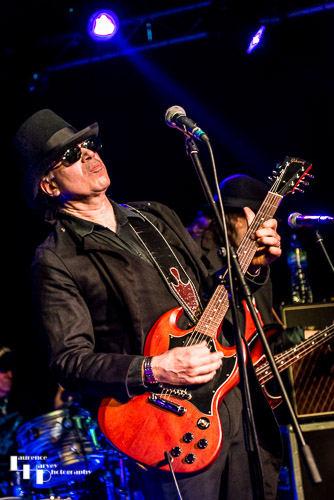 Hitman Blues Band: Russell 'Hitman' Alexander on vocals & guitar