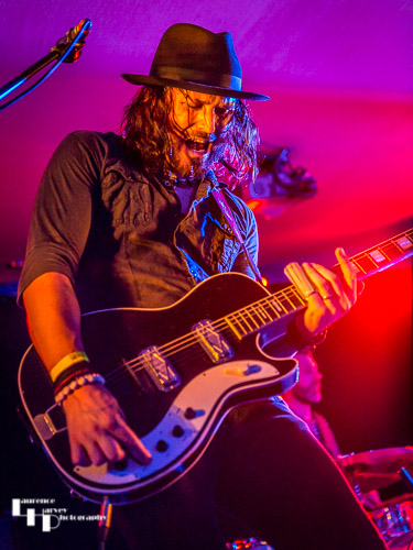 Troy Redfern Band: Troy Redfern on guitar & vocals
