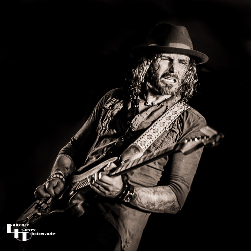 Troy Redfern Band: Troy Redfern on guitar & vocals