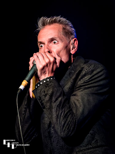 Dr Feelgood: Robert Kane on vocals & harmonica