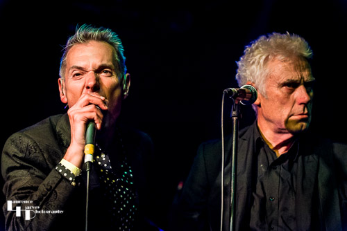 Dr Feelgood: Robert Kane on vocals & Phil Mitchell on bass