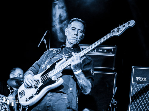 Storm Warning: Derek White on bass