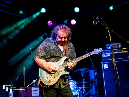 Bernie Marsden & Band: Bernie Marsden on guitar & vocals
