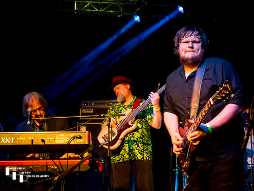 Catfish: Matthew Long on guitar, Paul Long on keyboards & Dusty Bones on bass