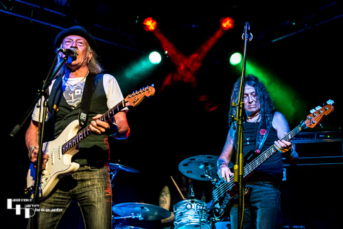 Del Bromham Blues Devils: Del Bromham on guitar & vocals,
Stuart Uren on bass