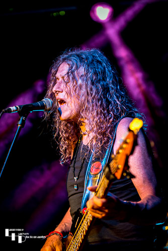 Del Bromham Blues Devils: Stuart Uren on bass & vocals