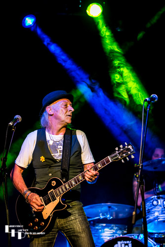 Del Bromham Blues Devils: Del Bromham on guitar & vocals