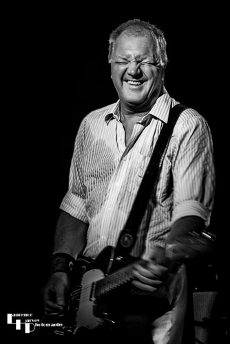 Dr Feelgood: Steve Walwyn on guitar