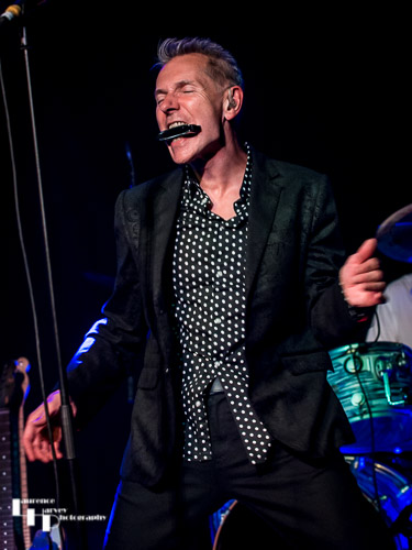 Dr Feelgood: Robert Kane on vocals & harmonica