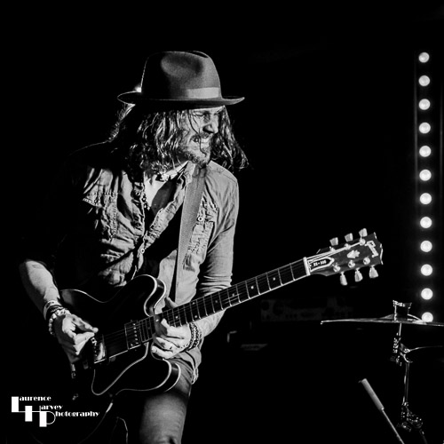 Troy Redfern Band: Troy Redfern on guitar & vocals