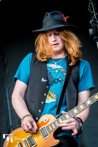 Blackwater Conspiracy: Brian Mallon on guitar (& backing vocals)