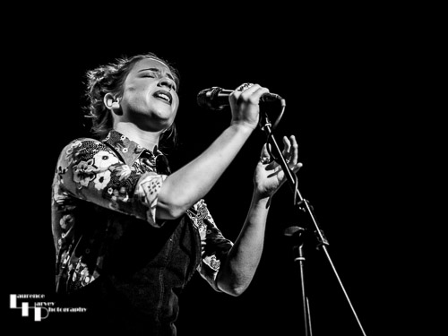 Belinda Lee on vocals