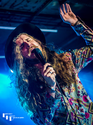 Stevie Westwood on vocals