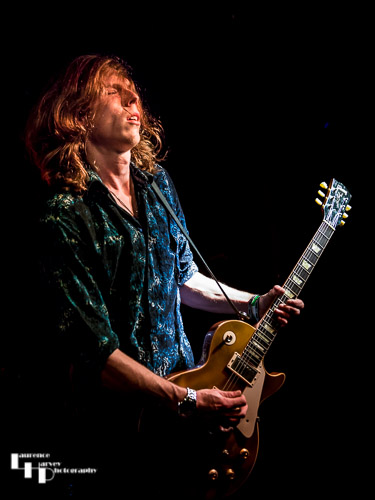 Rob Glendinning on lead guitar