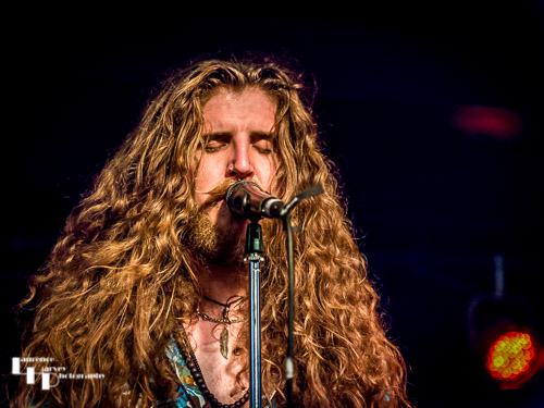Stevie Westwood on vocals
