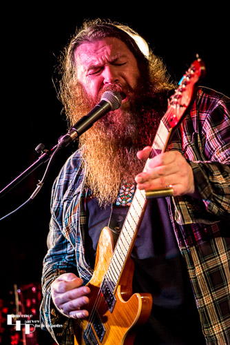 Christy O'Hanlon on vocals & guitar