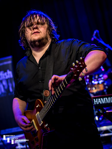 Matthew Long on guitar & vocals