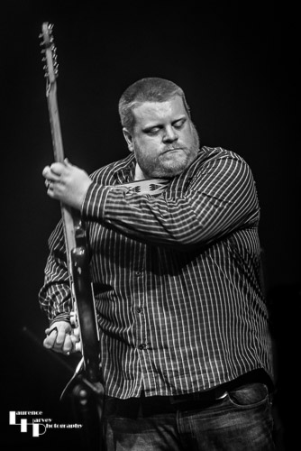 Danny Bryant on guitar & vocals