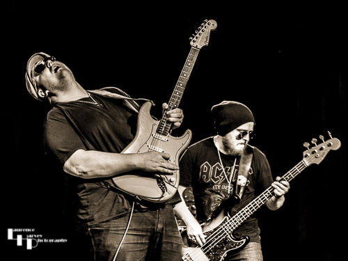 Danny Giles on guitar & Jon Chase on bass