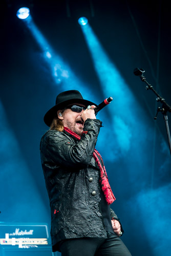Dokken: Don Dokken on vocals