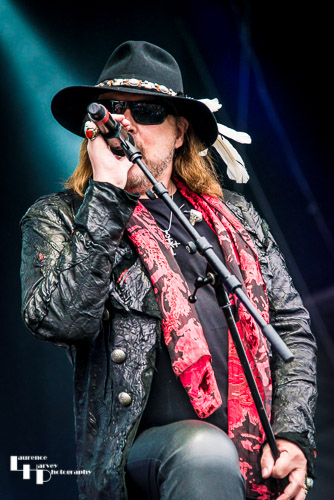 Dokken: Don Dokken on vocals