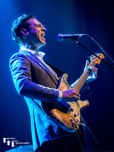 Dan Patlansky on vocals & guitar