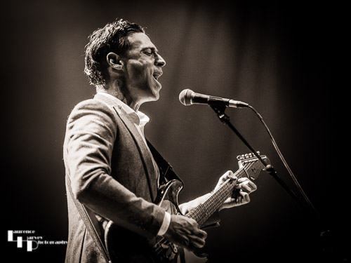 Dan Patlansky on vocals & guitar