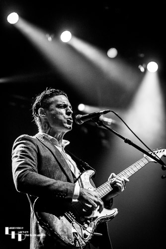 Dan Patlansky on vocals & guitar