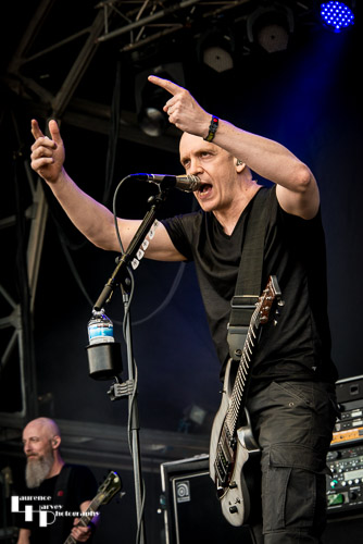 The Devin Townsend Project: Devin Townsend on vocals & guitar