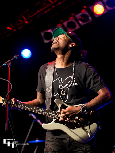 Eric Gales on vocals & guitar