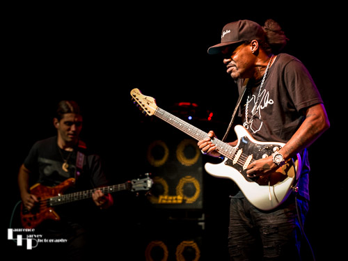 Eric Gales on vocals & guitar