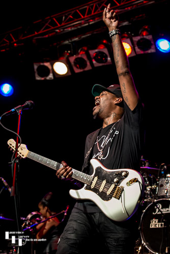 Eric Gales on vocals & guitar