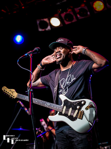 Eric Gales on vocals & guitar