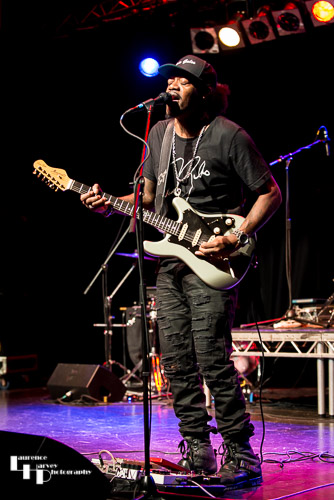 Eric Gales on vocals & guitar