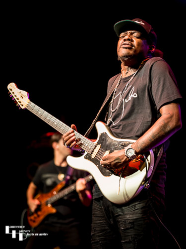 Eric Gales on vocals & guitar